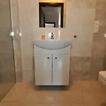 Pod Zaglami *