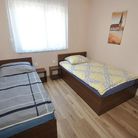 Pod Zaglami מילנקו