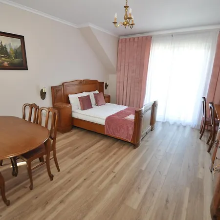 Pod Zaglami * מילנקו